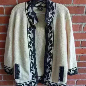 Beautiful vintage mon repos 100% alpaca wool cardigan size small